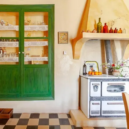 Tatil Evi Το Aρχοντικό των Τσιντζίνων *