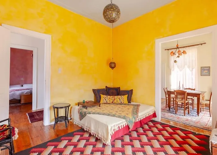 別荘 Το Aρχοντικό Των Τσιντζίνων