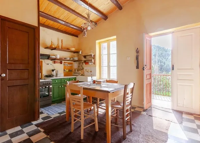 Το Aρχοντικό Των Τσιντζίνων Дом отдыха Polidhroson