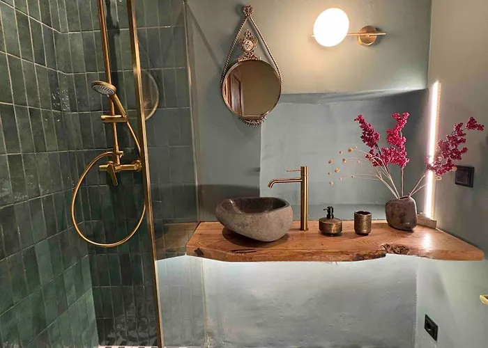 別荘 Το Aρχοντικό Των Τσιντζίνων